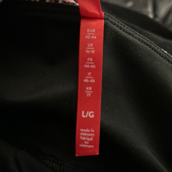 SPANX Faux Leather Snake Shine Legging - Picture 8 of 9